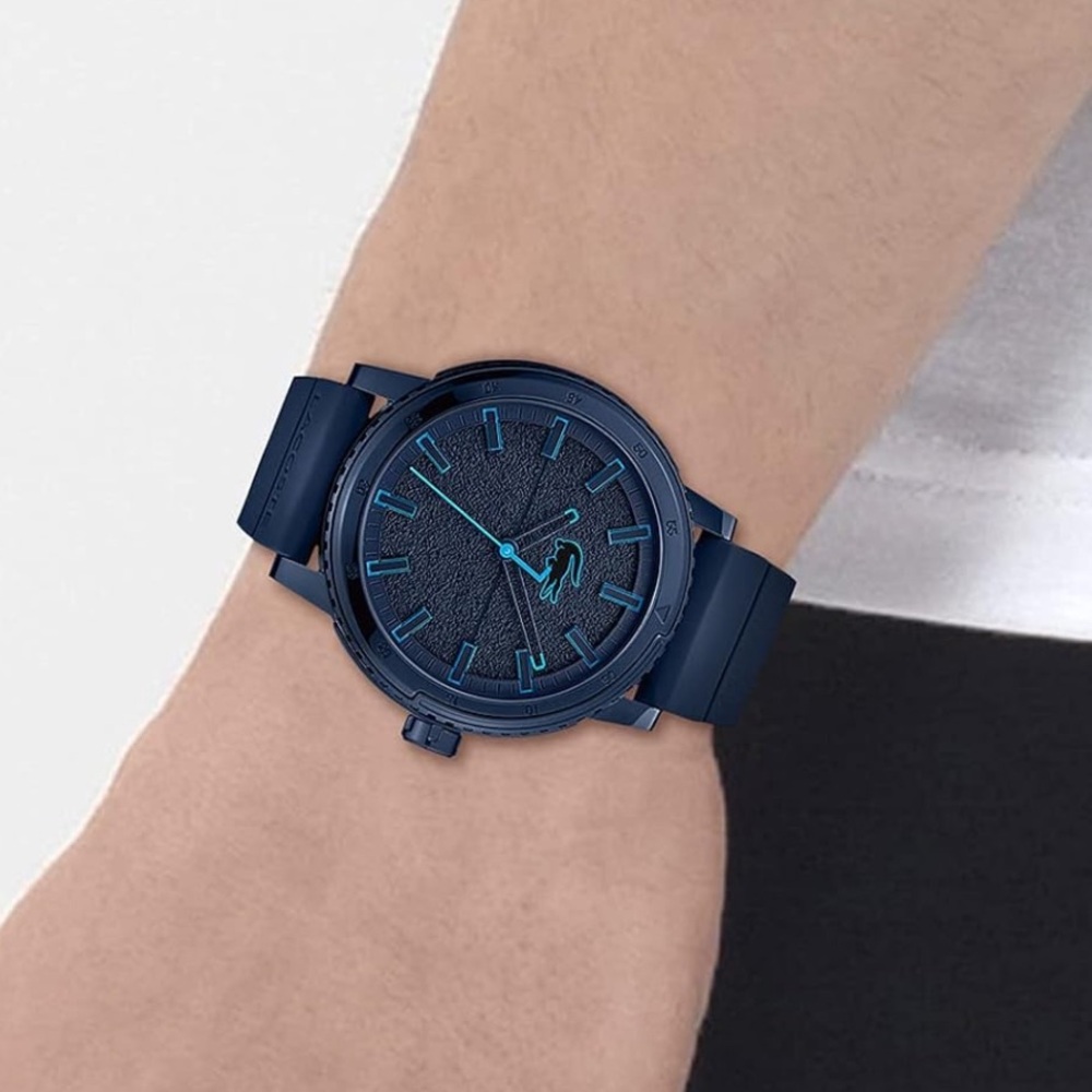 New in box navy blue lacoste challenger watch 44 mm silicone band